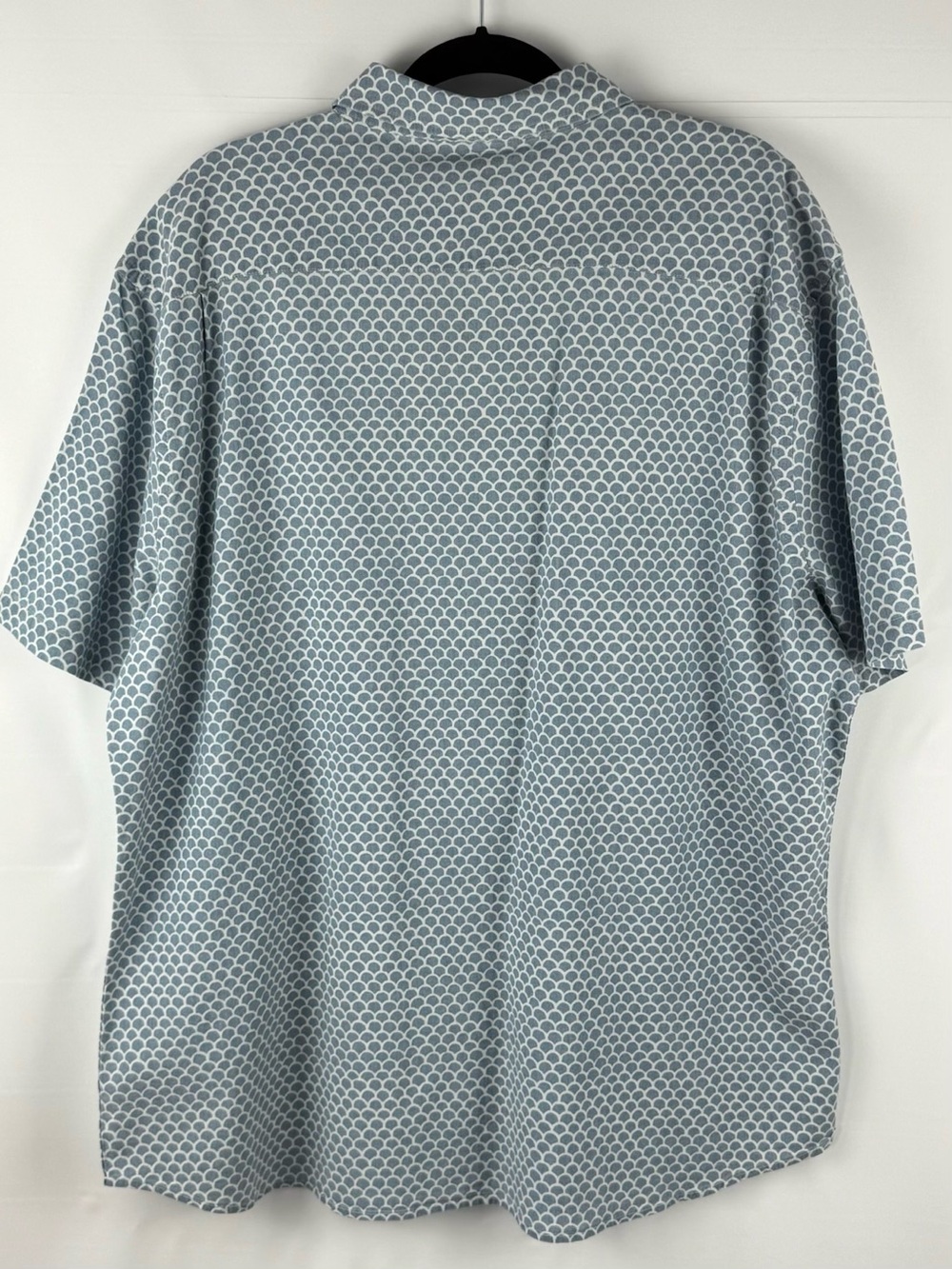 Faherty Blue and White Fish Scale Short-Sleeve Button-Down Shirt - Picture 9 of 15